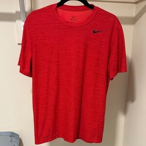BNWOT • Men's Nike Dri-Fit Tee Shirt (M)